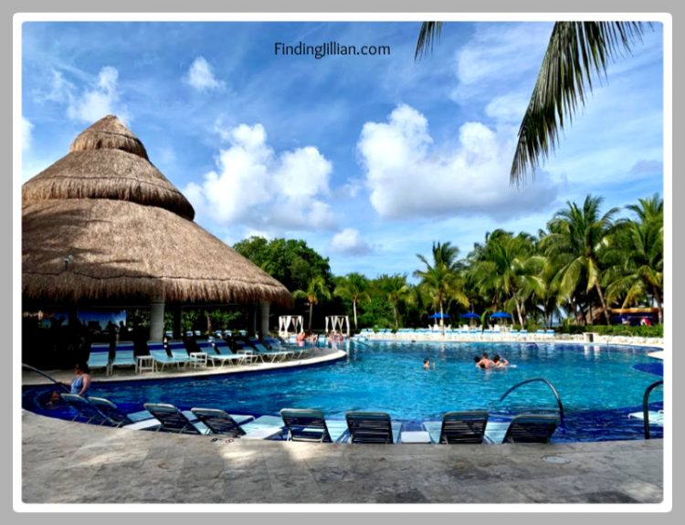 image of pool at Paradise Beach Cozumel